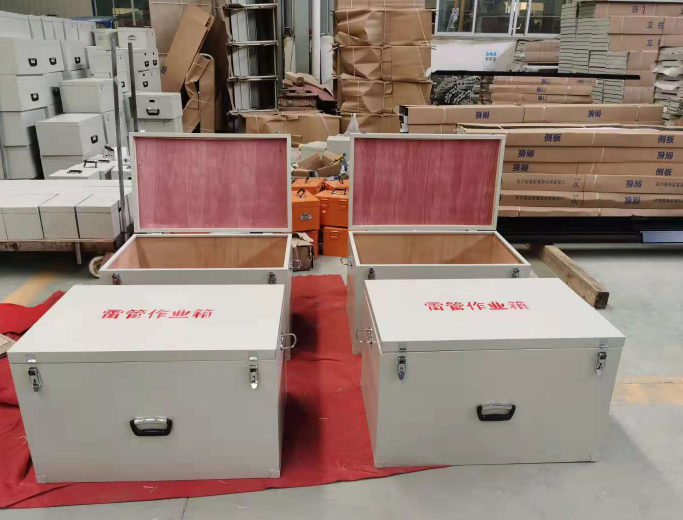 嘉陵放炮线和雷管炸药在矿山作业时如何存放？