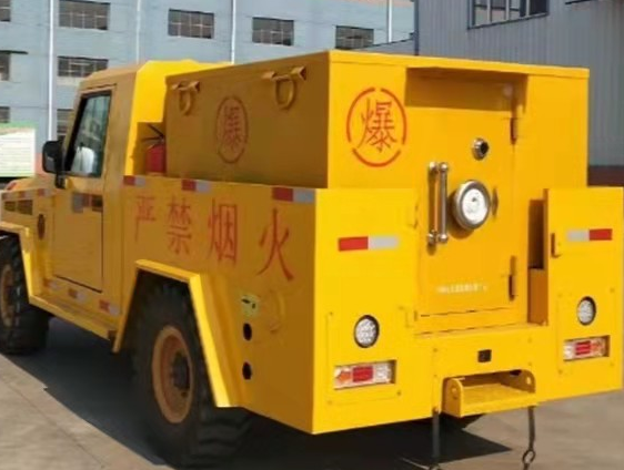 嘉陵凯龙爆破器材运输车：保障爆破任务的安全运行